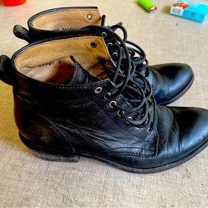 Frye Carson lace-up boot